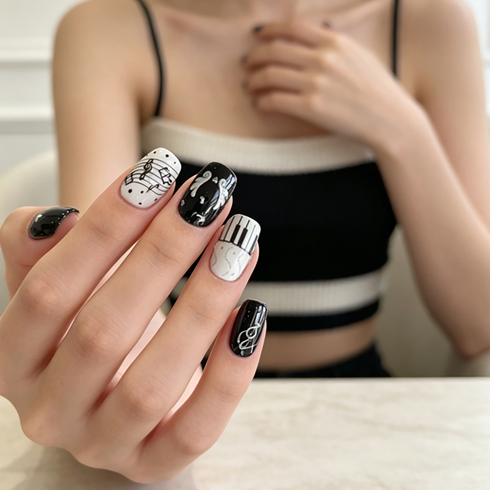 Black White Piano Note Nail St - Musical Instrument Painting recension och pris